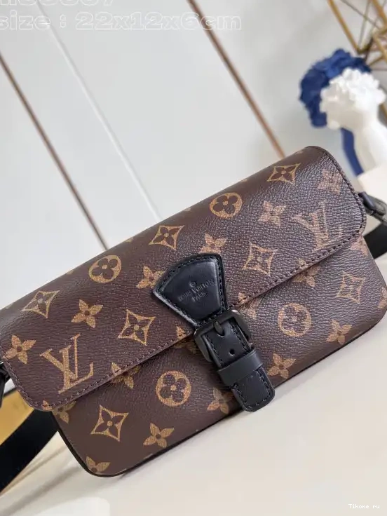Cheap Wallet LOUIS VUITTON Wearable Montsouris 0619